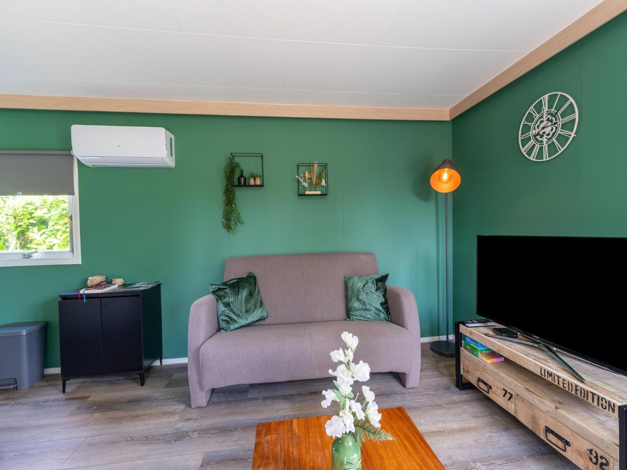 Cozy Chalet In Stegeren With A Terrace 外观 照片